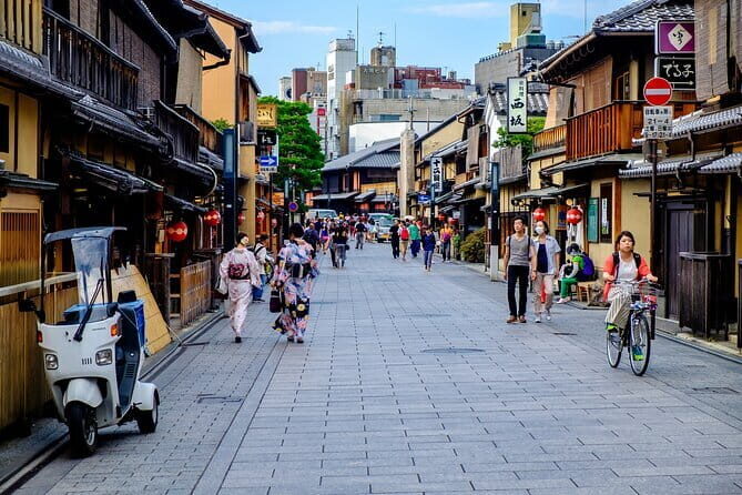Discover Kyoto by Bike: Authentic Half Day Tour - Shimogamo Jinja: Old Shinto in a Peaceful, Wooded Setting