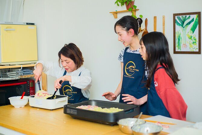 Discover Osaka Cuisine through Cooking Class Experience - Meeting in Nishishinsaibashi and Getting Oriented Fast