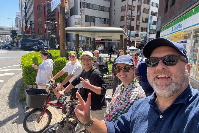 Discover Real Osaka: A Cultural Walk with Food & Drink - Why this Osaka walk works: neons, lantern alleys, and real eating