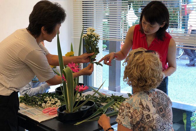 Discover the Art of Ikebana in Tokyo’s Historic Yanaka District - The flower-shop stop: where your lesson starts (and where you spend cash)