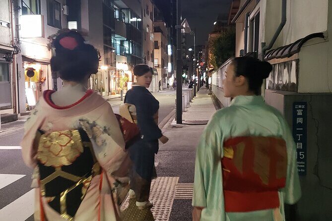 Drinks with Geisha - The Teahouse Interaction: What It Means for Your Expectations