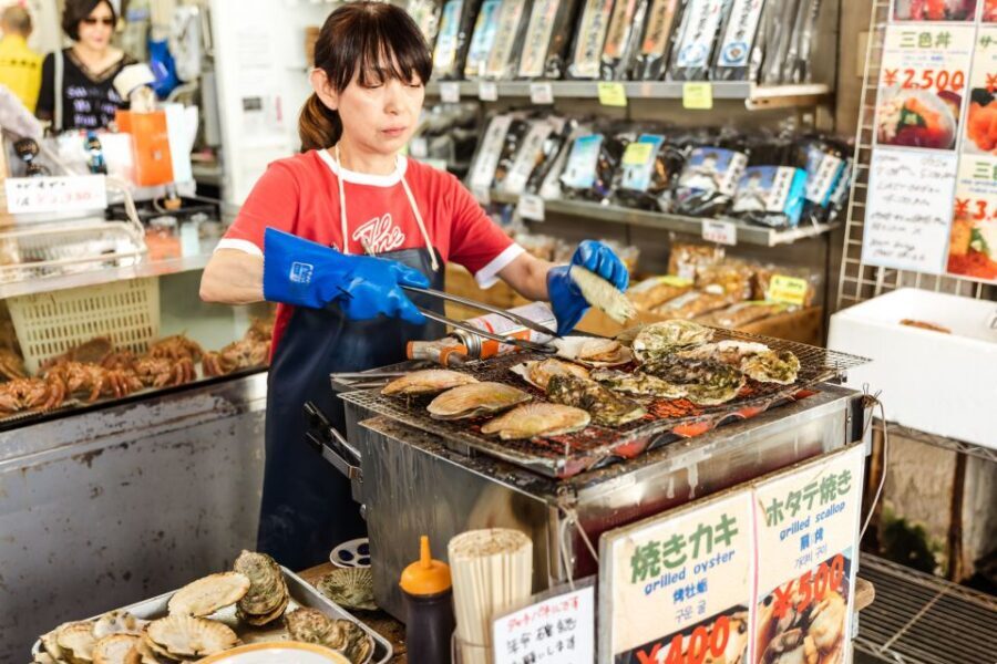 Eat Like a Local in Sapporo – Private & Custom Food Tour - The seafood and drink pairing: beer, sake, and local favorites