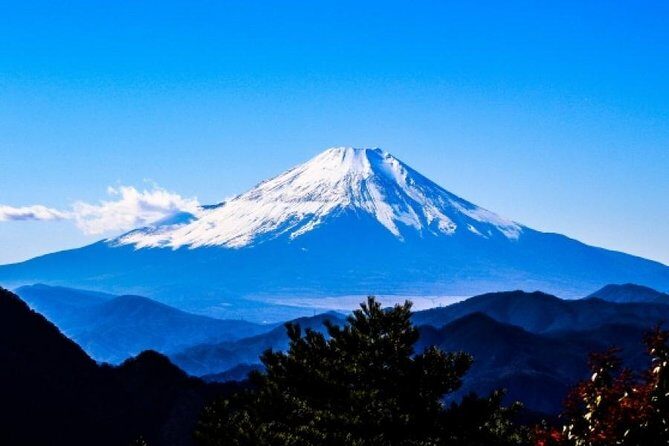 Enjoy Mt. Fuji View and free time shopping at Gotemba Outlets! - Getting to Arakurayama: Shrine Steps, Cherry Blossoms, and Real Photo Energy