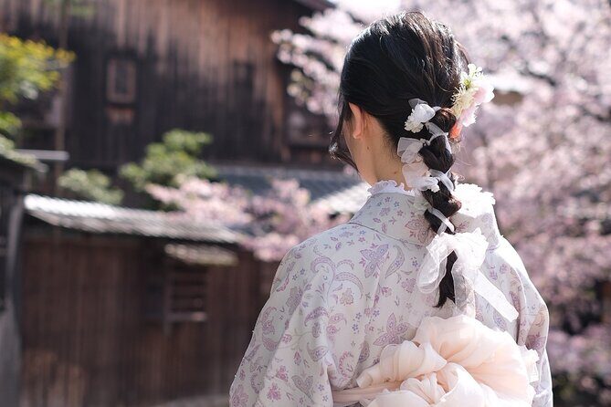 Exclusive Gion Kyoto Photoshoot: A Private Experience - Yasaka Shrine: classic Kyoto portraits without the stiff vibe