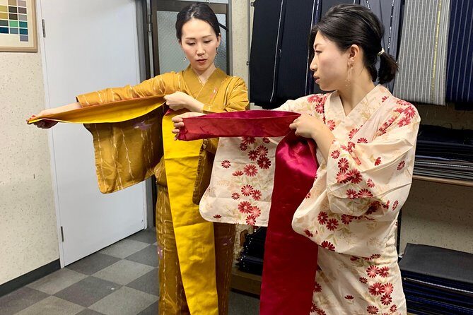 Exclusive private Yukata dressing workshop - A 1-hour private yukata lesson in Osaka that actually teaches you