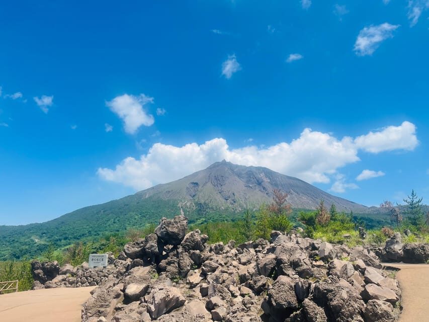 Experience about the blessings of the earth in Sakurajima. - The hot spring payoff: soak your feet in warmth you helped create