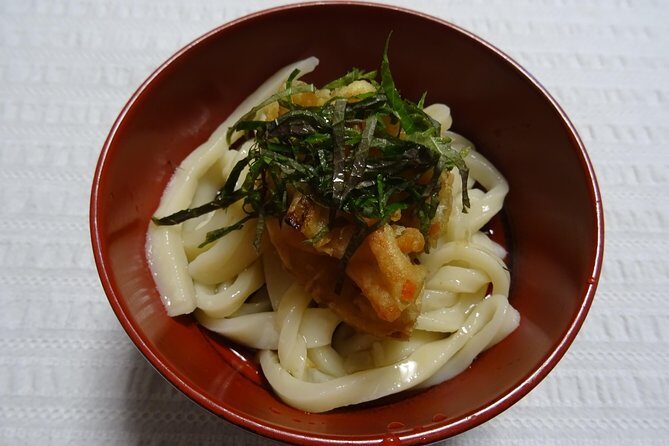 Experience all of Japanese culture and Japanese food experience classes "origami, udon, Japanese food, green tea, calligraphy" in 4 hours - Origami Crane to Name Calligraphy: The Arts That Stick With You