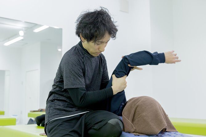 Experience shiatsu stretch in Japan - Who This Works Best For