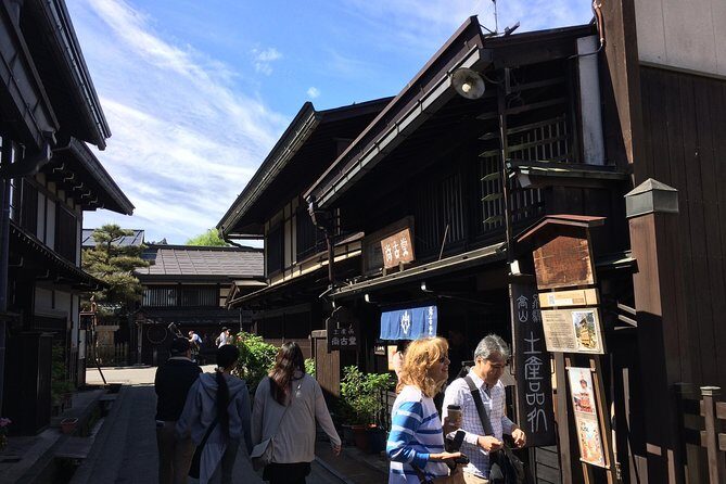 EXPERIENCE TAKAYAMA & LOCAL SAKE TASTING with explanation 1 HOUR! - Language, guide style, and questions you should ask