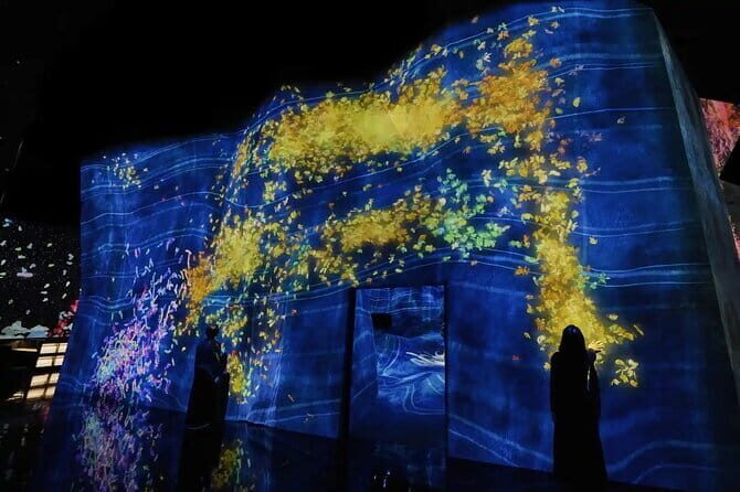 Experience TeamLab Planets in Tokyo - Infinite Crystal Universe: LED galaxy patterns that react to you
