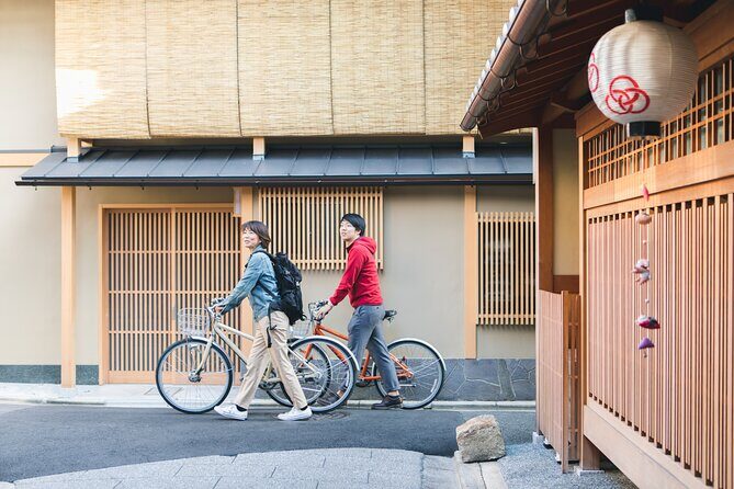 Explore Hidden Alleyway with a Local Expert (Afternoon Tour) - Meeting at Higashiaburanokōjichō: How the Tour Stays Smooth