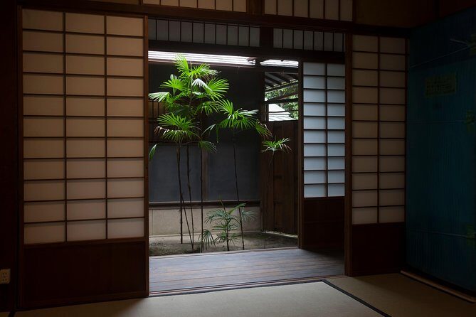 Family Mitsui House Museum with green tea admission ticket - The garden walk: seasons you can feel in your feet
