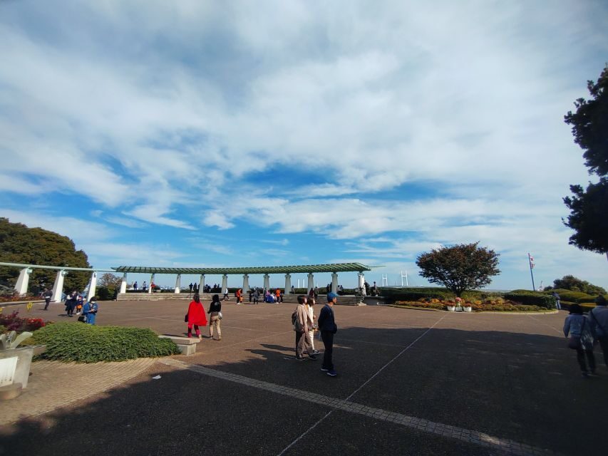 'Feel Yokohama!'Private tour in English - Yokohama City Hall and the final photo circuit