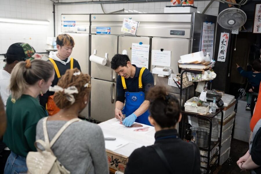 Fish cutting class - Lunch tastes better for a reason: you control freshness and the cut