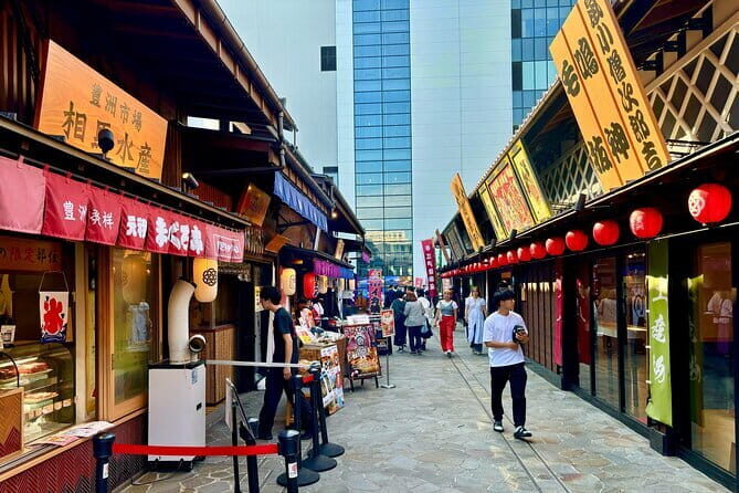 Fish Market & Tokyo Skyline Private Walking Tour - Aqua City Odaiba and the Statue of Liberty replica: easy wow factor