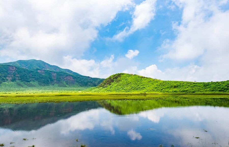 From Fukuoka: Mount Aso, Kurokawa Onsen, and Shrine Tour - What the Tour Guide Adds (Beyond Translation)