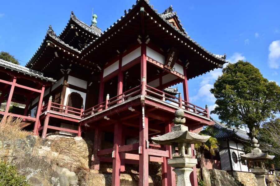 From Hiroshima: Rabbit Island and Takehara Town Tour - Hot springs, biking, lighthouse, and observation: how to use your free hours well