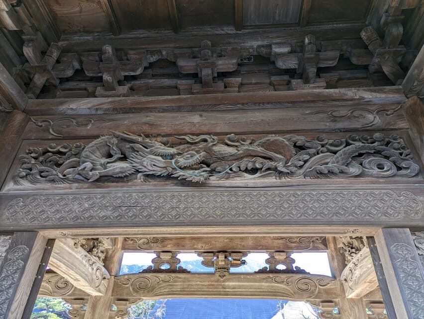 From Kanazawa: Shirakawa-go, Gokayama and Wood Carving Art - Gokayama’s Ainokura: the washi paper workshop that becomes a real hands-on lesson