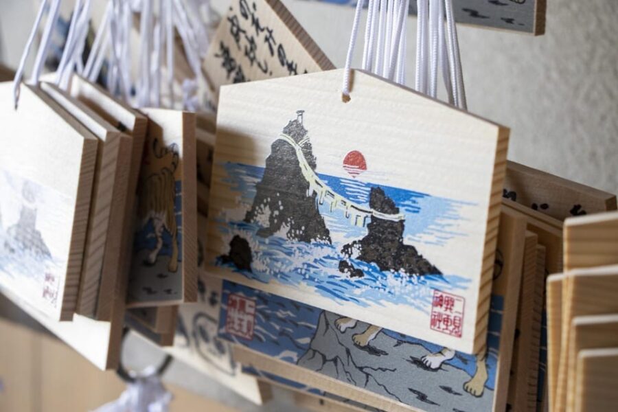 From Nagoya: Ise’s Sacred Shrines and Captivating Coastlines - What to pack for a 9-hour outdoors day