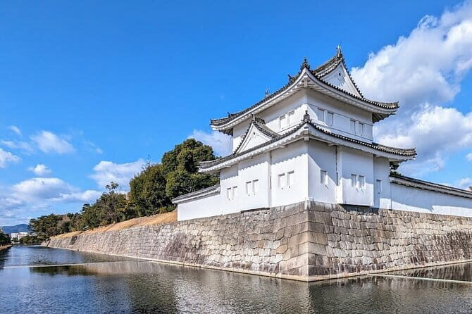 From Osaka or Kyoto: Full Day Sightseeing Tour of Kyoto - Fushimi Inari Taisha and its torii tunnel (and how to enjoy the climb)