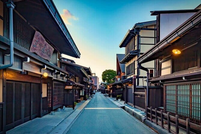 From Takayama: Foodie Adventure, Showa Era, & the Old Town - Lunch Break for Takayama Ramen and a Breather