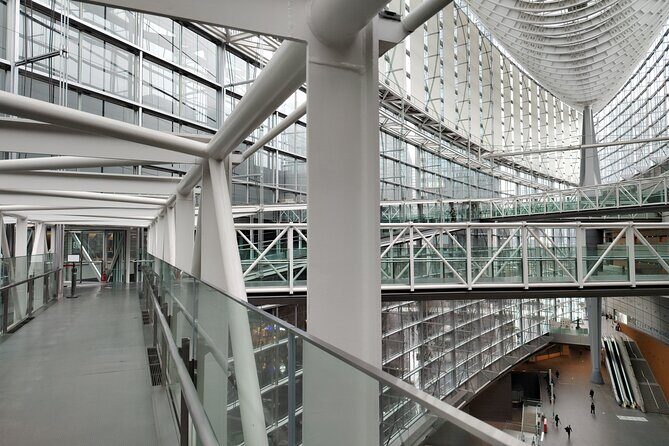 From the Imperial Palace to Odaiba : Time travel to Tokyo - Stop 3: Tokyo International Forum for the feel of modern Tokyo