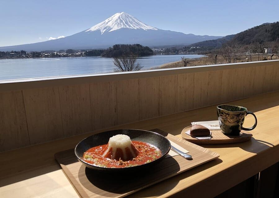 From Tokyo: Fuji Mountain Area - FujiQ - Lake Kawaguchiko - Chureito Pagoda - Oshino Hakkai: crystal-clear springs with a slower rhythm
