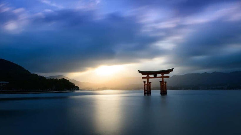 From Tokyo: Hiroshima and Miyajima Day Trip by Bullet Train - Walking Miyajima’s Streets: Deer Encounters and Local Food Stops