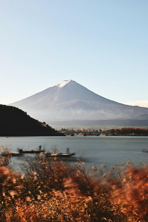 From Tokyo: Mount Fuji or Hakone+Gotemba Outlet Day Tour 10H - Oshino Hakkai Ponds: Clear Water and a Slower Pace