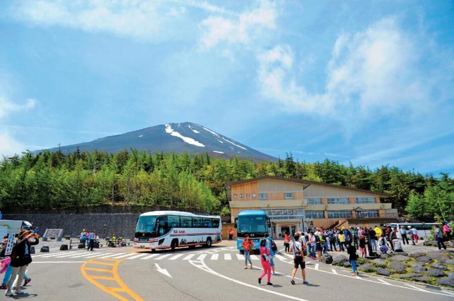 From Tokyo: Mt.Fuji, Lake Kawaguchi, Oshino Hakkai Day Tour - Lake Kawaguchiko and the matcha lesson you can actually use