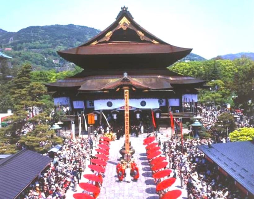 From Tokyo/Nagano : Private Snow Monkeys Park Full Day Trip - Price and value: what makes $774 per group feel fair