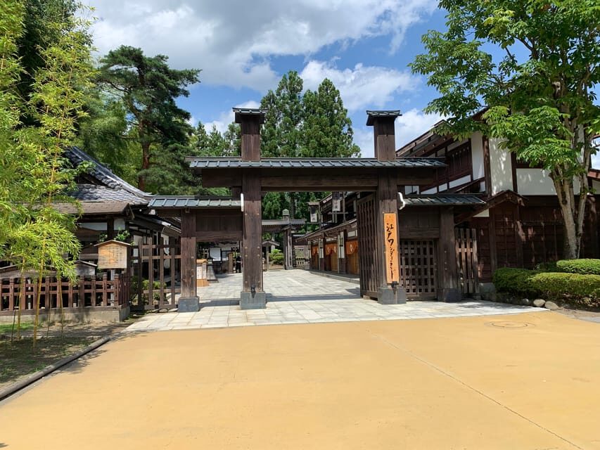 From Tokyo: Private Nikko World Heritage Sights Day Trip - Shinkyo Bridge and Chuzen-ji Temple: a calm, scenic rhythm