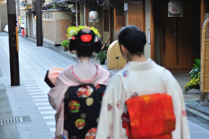 From Tokyo to Kyoto and Nara: A Captivating Full-Day Private Tour - Gion Walk: Old Streets, Wooden Houses, and Calm Within Crowds
