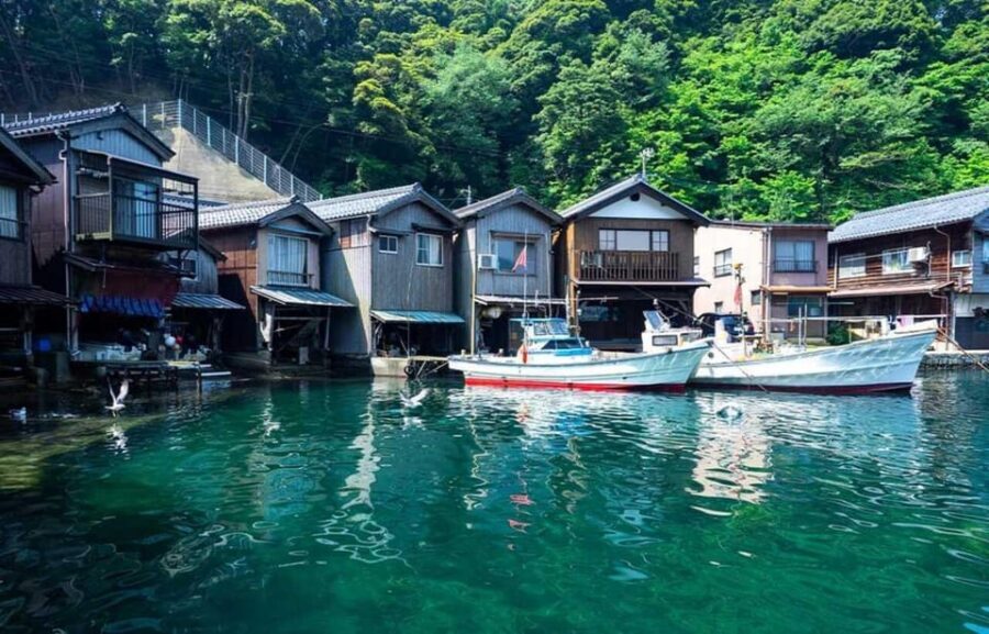 FromOsaka/Kyoto:Hiroshima & Miyajima Private Tour with Lunch - Switching worlds: ferry time and the Miyajima “serenity reset”