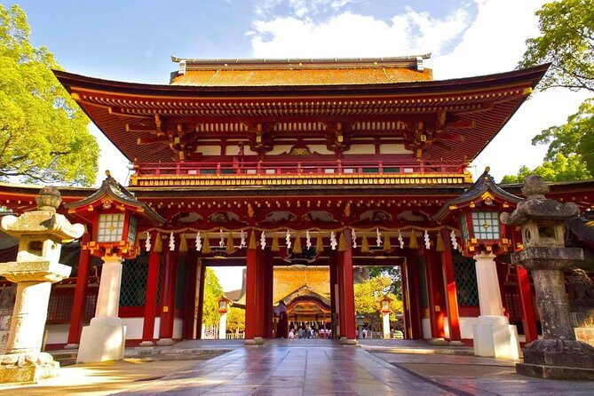 Fukuoka Full-Day Private Tour with Government Licensed Guide - Waterfront parks and Fukuoka Tower: get your sea-and-sky fix