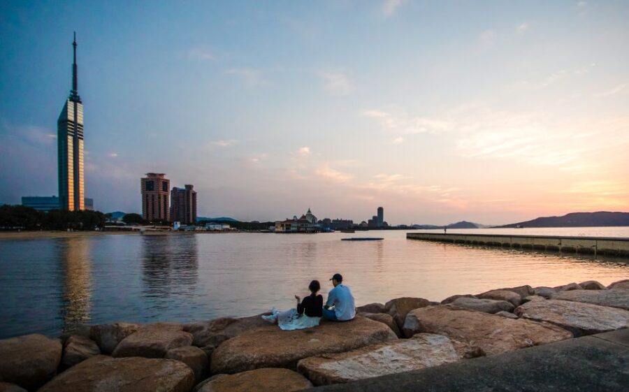 Fukuoka Private and Personalized Walking Tour with a Local - Iconic views you’ll want at the right time