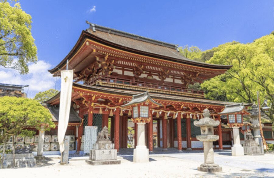 Fukuoka Private Custom Tour with Local Guide - Ohori Park and Fukuoka Castle Ruins: Where City Noise Softens
