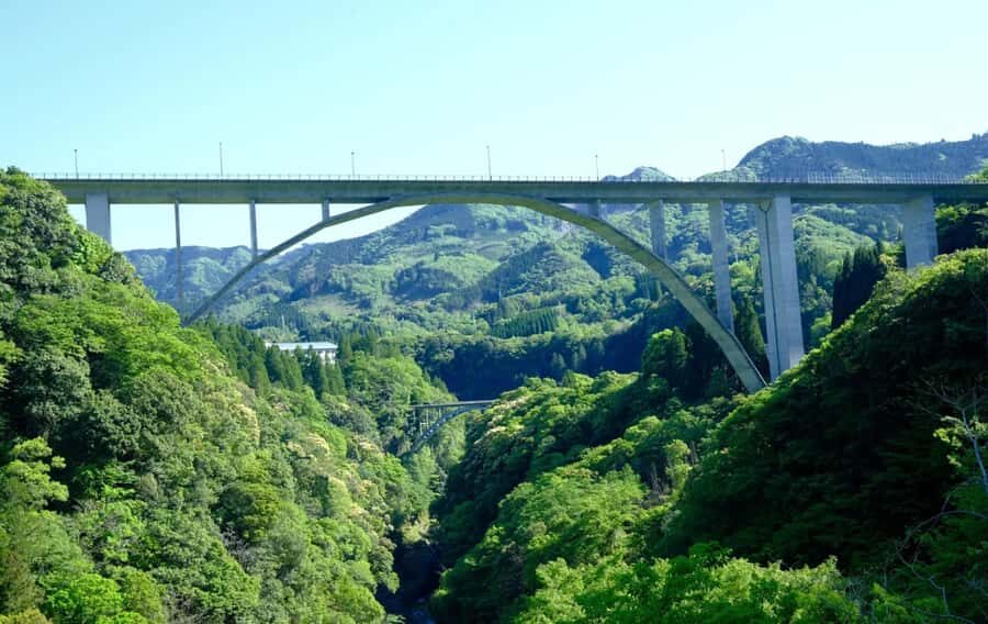 Fukuoka: Takachiho Gorge & Scenic Railway One Day Tour - Takachiho Gorge and Manai Waterfall: the 80m star attraction