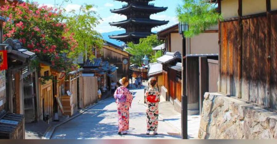 Full day Highlights destination of Kyoto with Hotel Pickup - Start in Gion: geisha-era Kyoto on foot