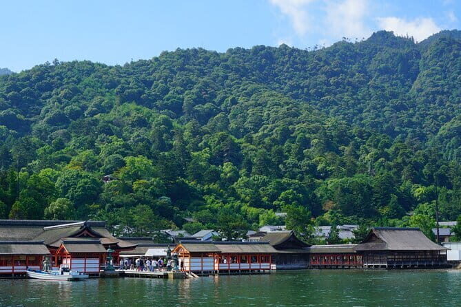 Full Day Hiroshima and Miyajima Tour - Shukkeien Garden: slow down before the serious stuff