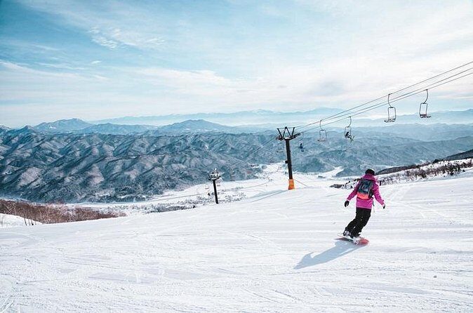 Full Day Private Skiing / Snowboarding Tour in Sapporo - Stop 1: Sapporo Kokusai ski resort and the main instruction time