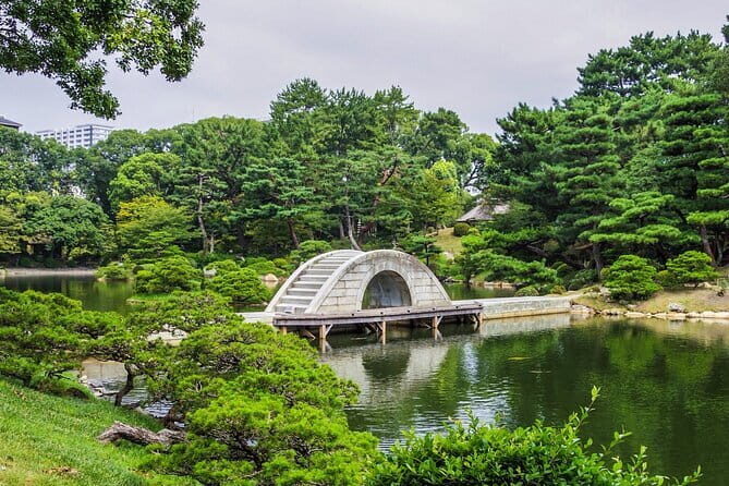 Full Day Tour Hiroshima Hidden Gems and Highlights - Shukkei-en Garden: How Japanese Garden Principles Work