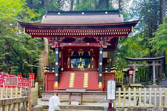 Full Guided Mt. Fuji & Shiba-Sakura Festival One Day Pvt.Tour - Stop 1: Mt. Fuji Subaru Line 5th Station at 2,305 meters