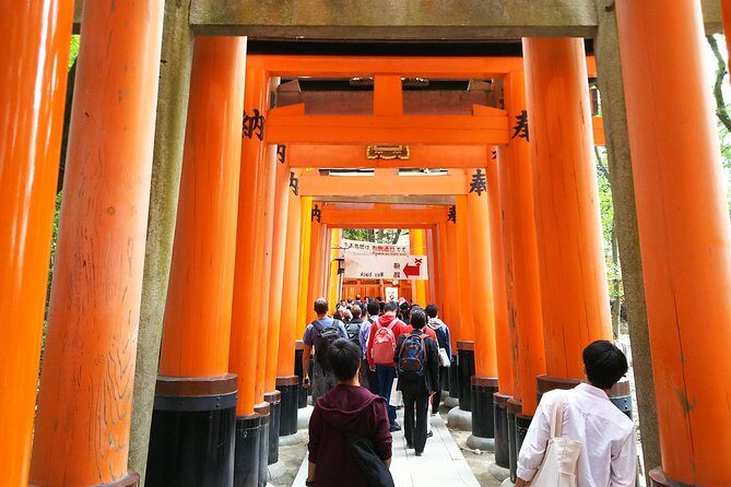 Fushimi Inari & Nara Highlights Walking Tour - Stop 1: Fushimi Inari Taisha Otabisho and the torii tunnel feeling