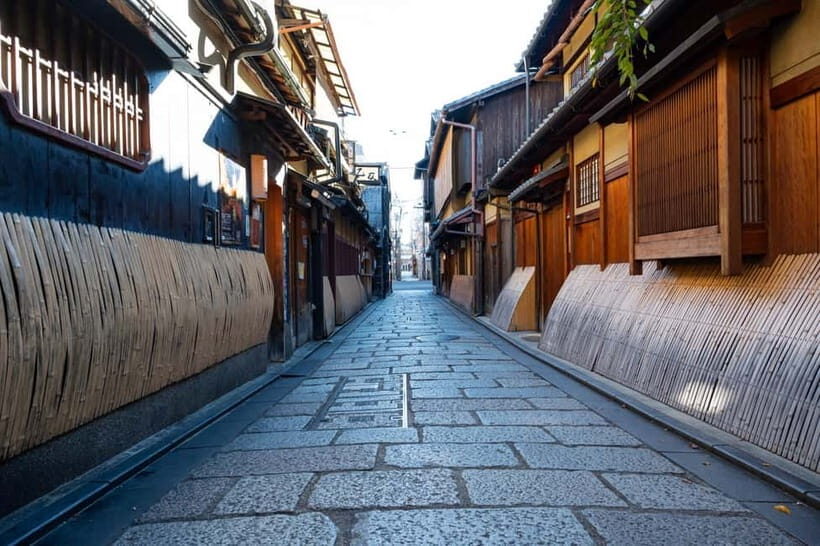 Geisha at Dusk: A Stroll Through Old Kyoto - Why This Dusk Walk Starts at Ebisu