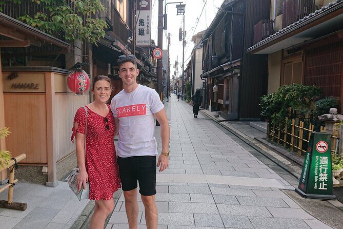 Gion and Fushimi Inari Shrine Kyoto Highlights with Government-Licensed Guide - Kiyomizu-dera at the right moment: big views, clear context