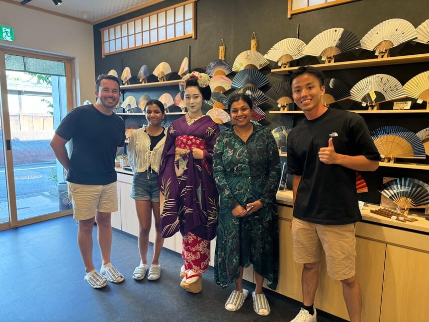 Gion Walking Tour, Geisha Show and Japanese Game in Kyoto - Meeting point and end point: where to go before you start, and where it ends