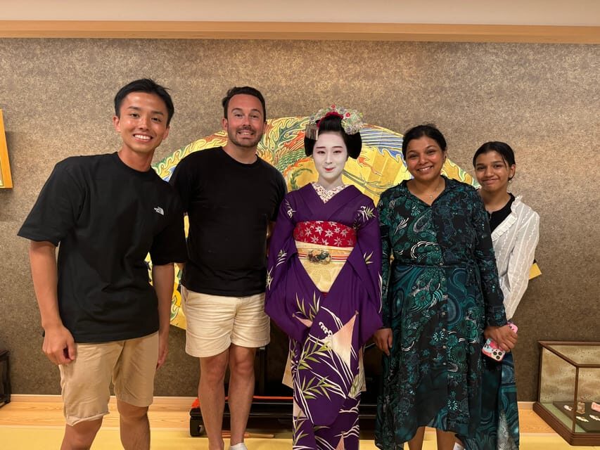 Gion Walking Tour, Geisha Show and Japanese Game in Kyoto - Who this Gion tour suits best