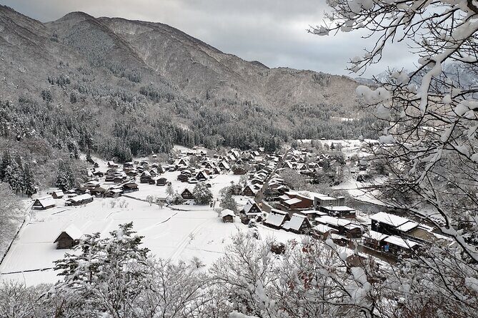 Gokayama and Shirakawago/Photoshoot by professional photographer - Gokayama Gassho no Sato: Valleys, UNESCO roots, and first-round photo time