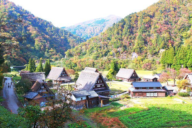 Gokayama and Shirakawago/Photoshoot by professional photographer - Shirakawago: Time-travel vibes and a structured photo session
